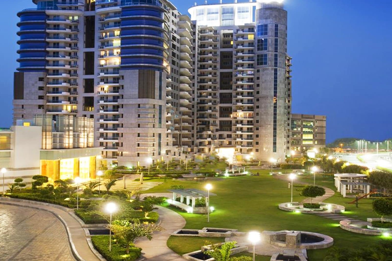 DLF The Pinnacle